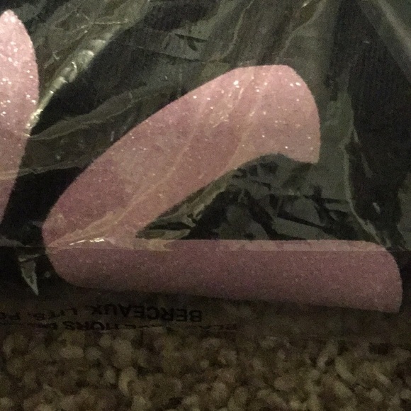 New VS Nightshirt - Picture 3 of 3